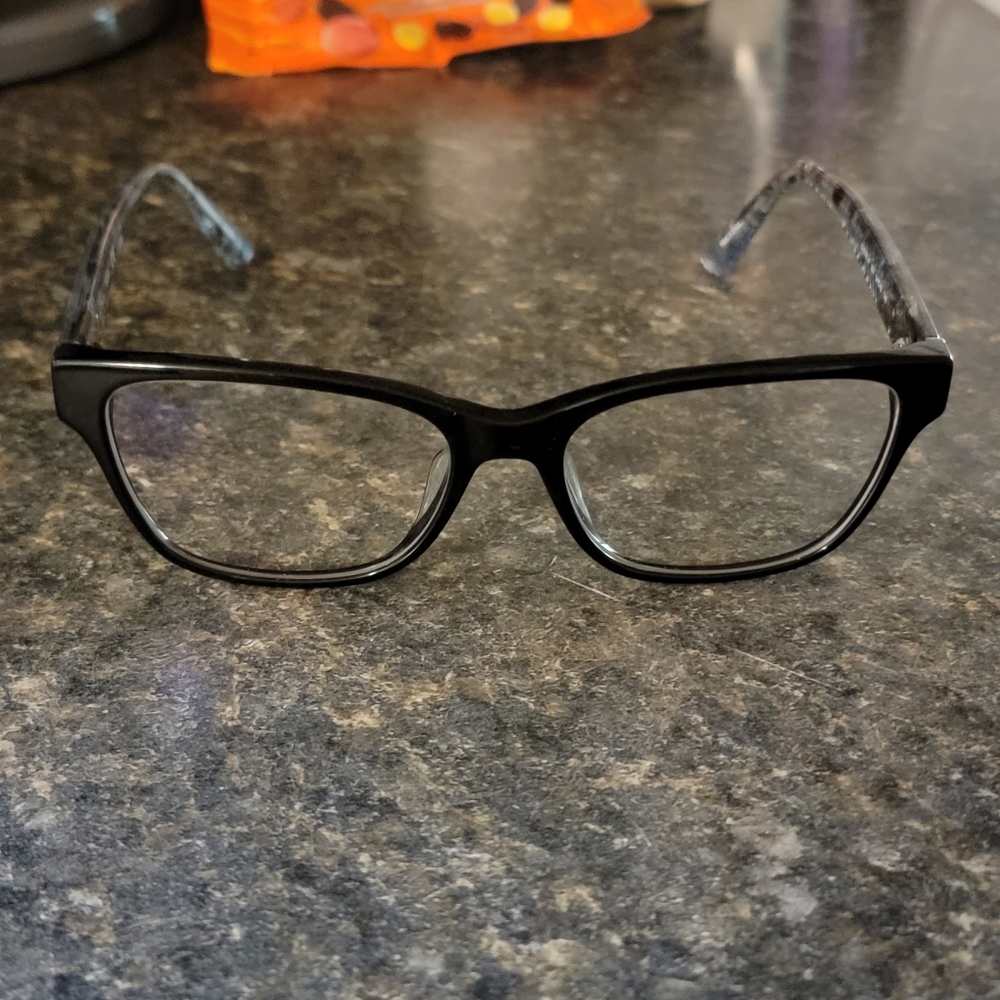 Brand Guess new prescription eye glases
